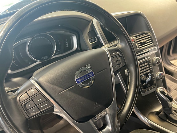 Volvo XC60 11 of 13