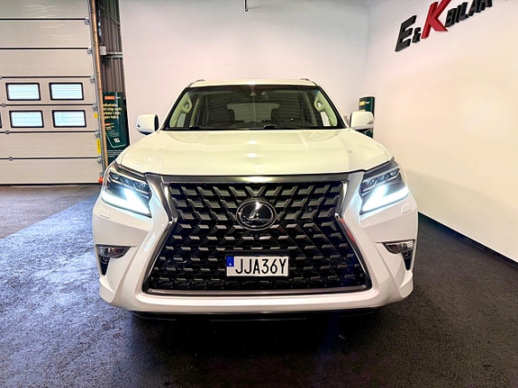 Lexus GX 2 of 5