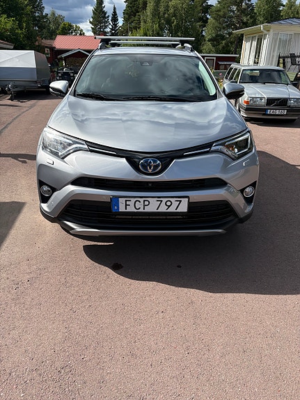 Toyota RAV4 6 of 7