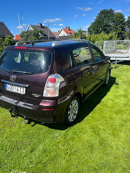 Toyota Corolla Verso 5 of 5