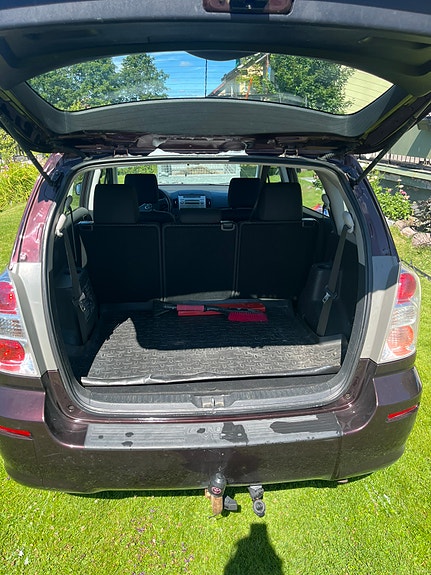 Toyota Corolla Verso 8 of 8