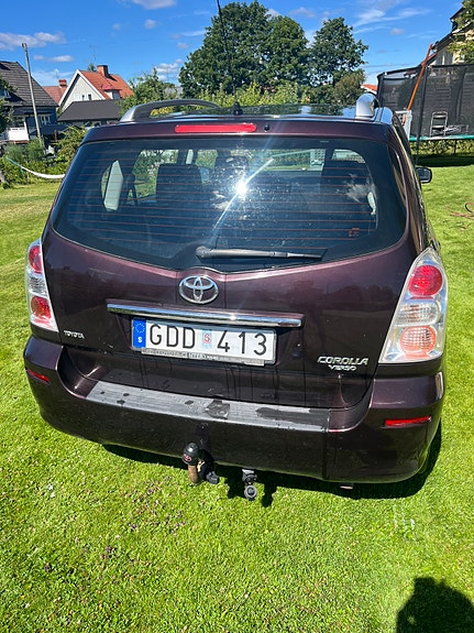 Toyota Corolla Verso 4 of 5