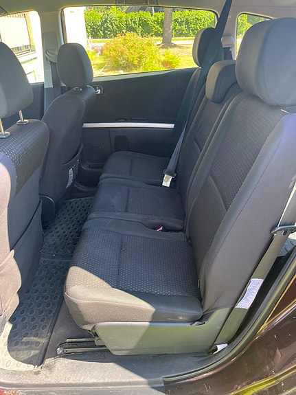 Toyota Corolla Verso 7 of 8