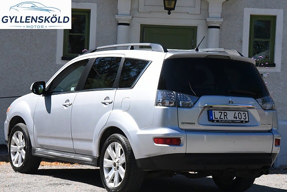 Mitsubishi Outlander 2 of 5