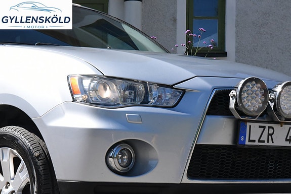 Mitsubishi Outlander 3 of 5