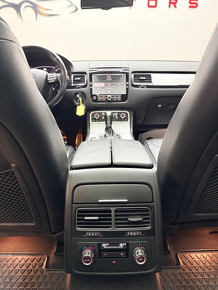 Volkswagen Touareg 9 of 17