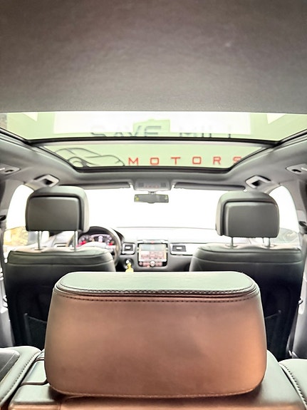 Volkswagen Touareg 8 of 17