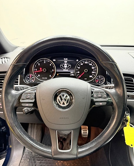 Volkswagen Touareg 10 of 17