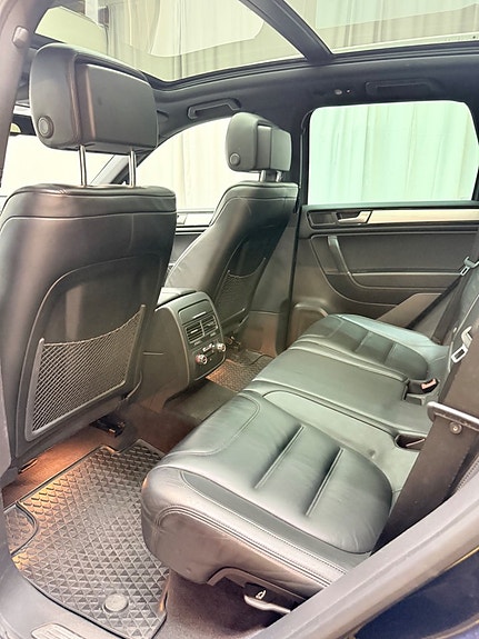 Volkswagen Touareg 7 of 17