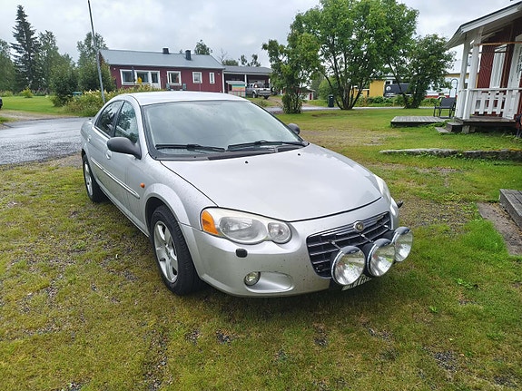 Chrysler Sebring 2 of 5