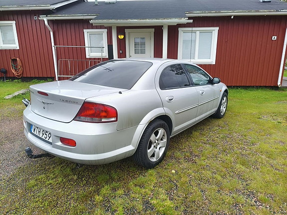 Chrysler Sebring 3 of 5