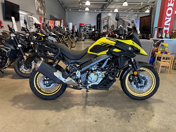 Suzuki DL650X V-Strom 2 of 5