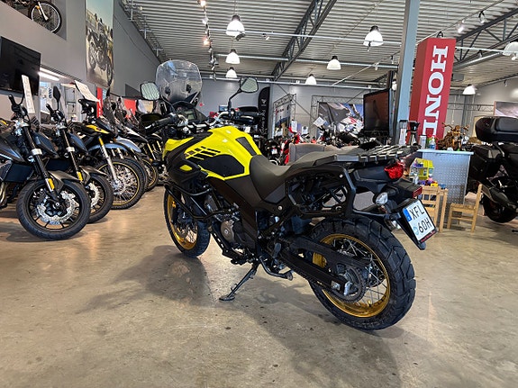 Suzuki DL650X V-Strom 4 of 5