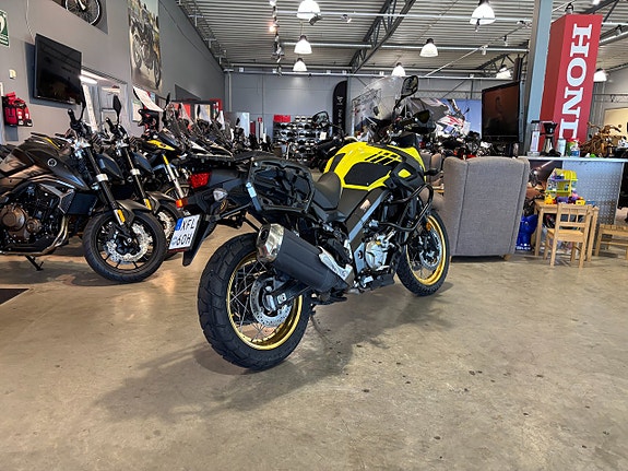 Suzuki DL650X V-Strom 3 of 5