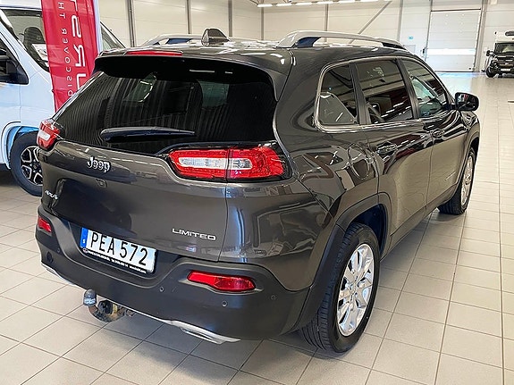 Jeep Cherokee 3 of 5