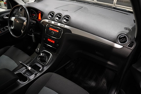 Ford Galaxy 8 of 19
