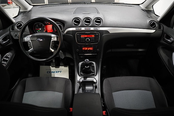 Ford Galaxy 10 of 19