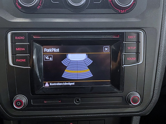 Volkswagen Caddy Maxi 11 of 16