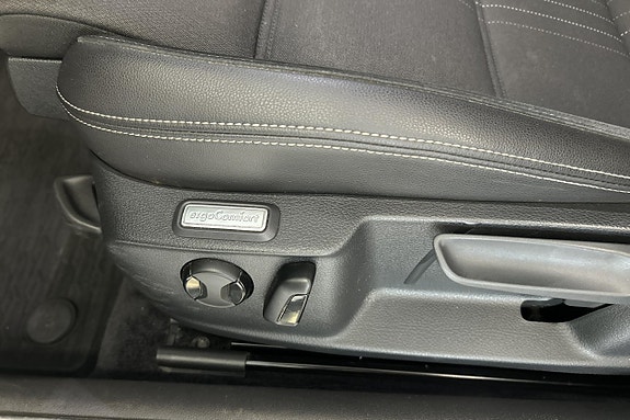 Volkswagen Passat Alltrack 22 of 30
