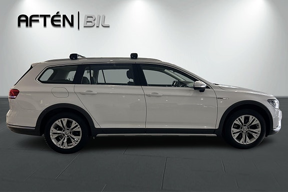 Volkswagen Passat Alltrack 7 of 30