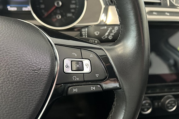 Volkswagen Passat Alltrack 25 of 30