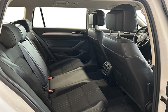 Volkswagen Passat Alltrack 15 of 30
