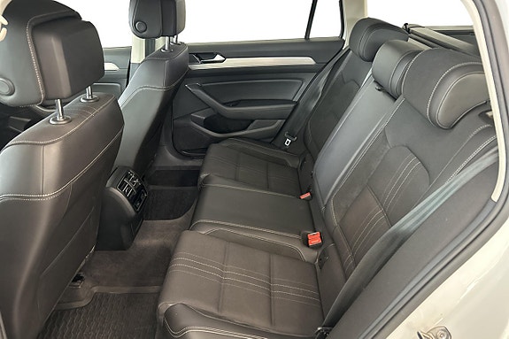 Volkswagen Passat Alltrack 16 of 30