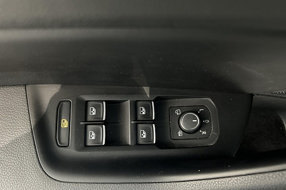 Volkswagen Passat Alltrack 24 of 30