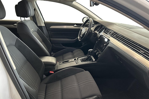 Volkswagen Passat Alltrack 14 of 30
