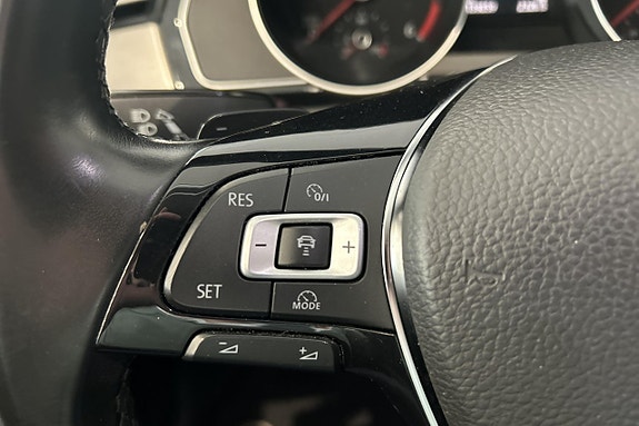 Volkswagen Passat Alltrack 27 of 30
