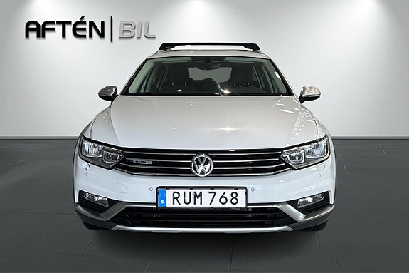 Volkswagen Passat Alltrack 3 of 30