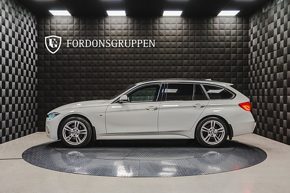 BMW 320d 3 of 5