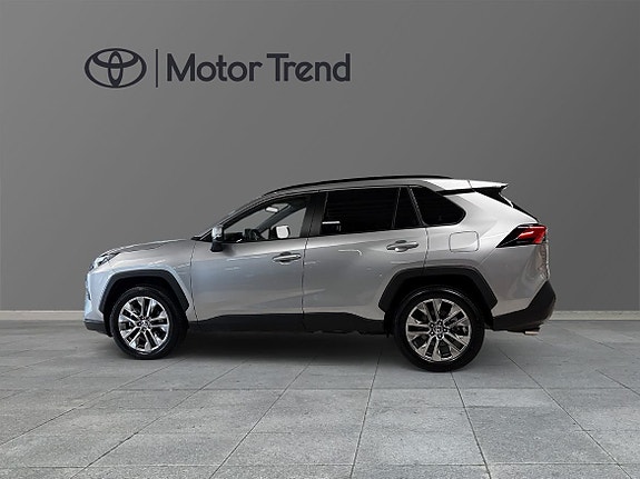Toyota RAV4 3 of 5