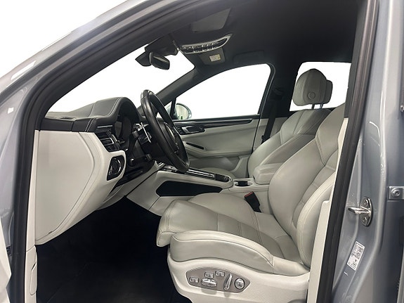 Porsche Macan GTS 8 of 17