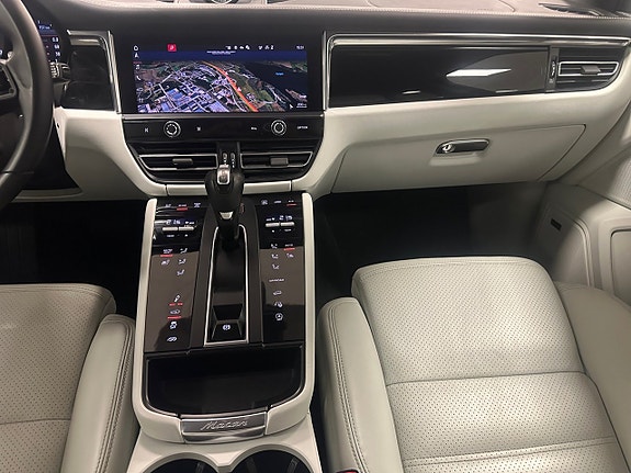 Porsche Macan GTS 11 of 17