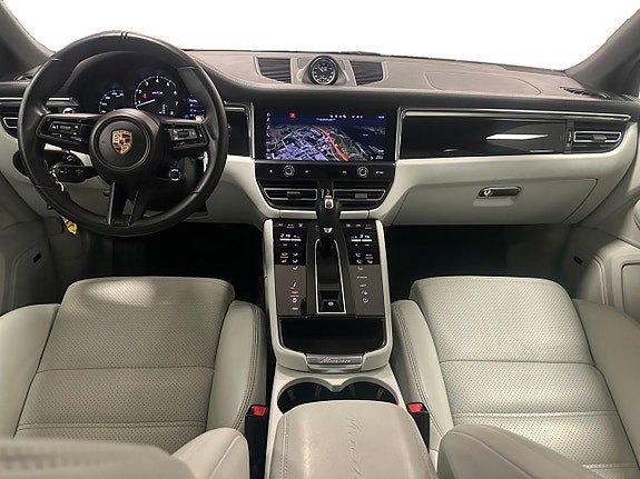 Porsche Macan GTS 10 of 17