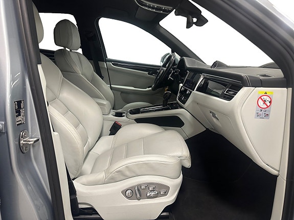 Porsche Macan GTS 15 of 17
