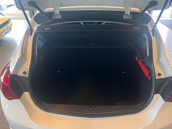 Opel Astra 8 of 13