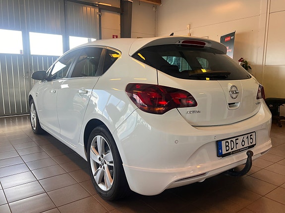 Opel Astra 2 of 5