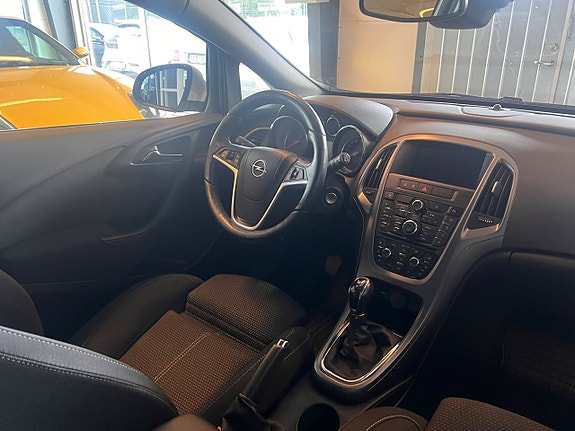 Opel Astra 9 of 13