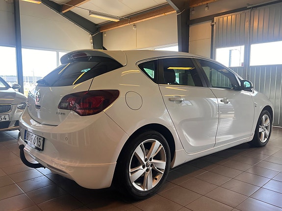 Opel Astra 3 of 5