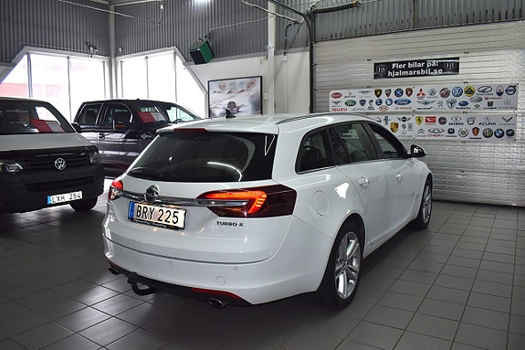 Opel Insignia 2 of 5
