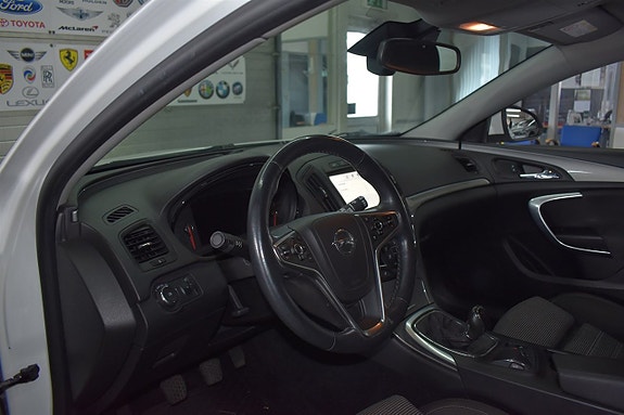Opel Insignia 4 of 5