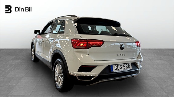 Volkswagen T-Roc 3 of 12
