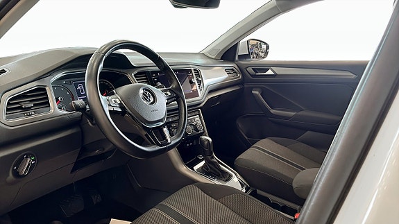 Volkswagen T-Roc 7 of 12
