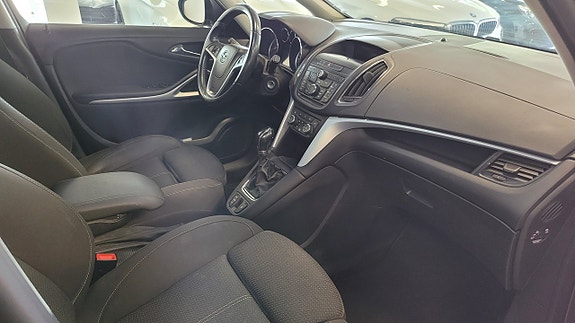 Opel Zafira Tourer 10 of 12