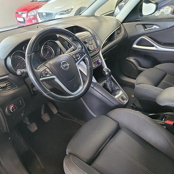 Opel Zafira Tourer 9 of 12