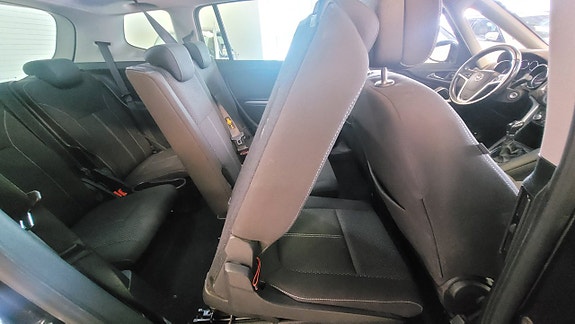 Opel Zafira Tourer 12 of 12