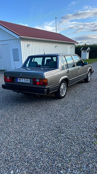 Volvo 760 4 of 15