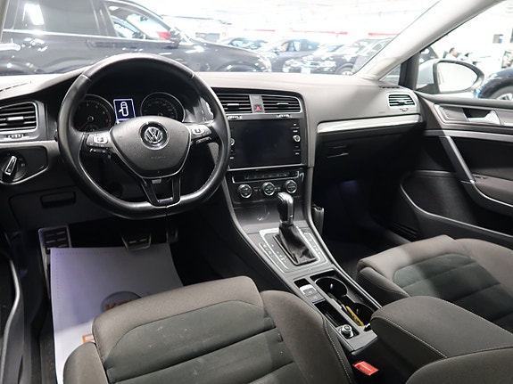 Volkswagen Golf Alltrack 18 of 30